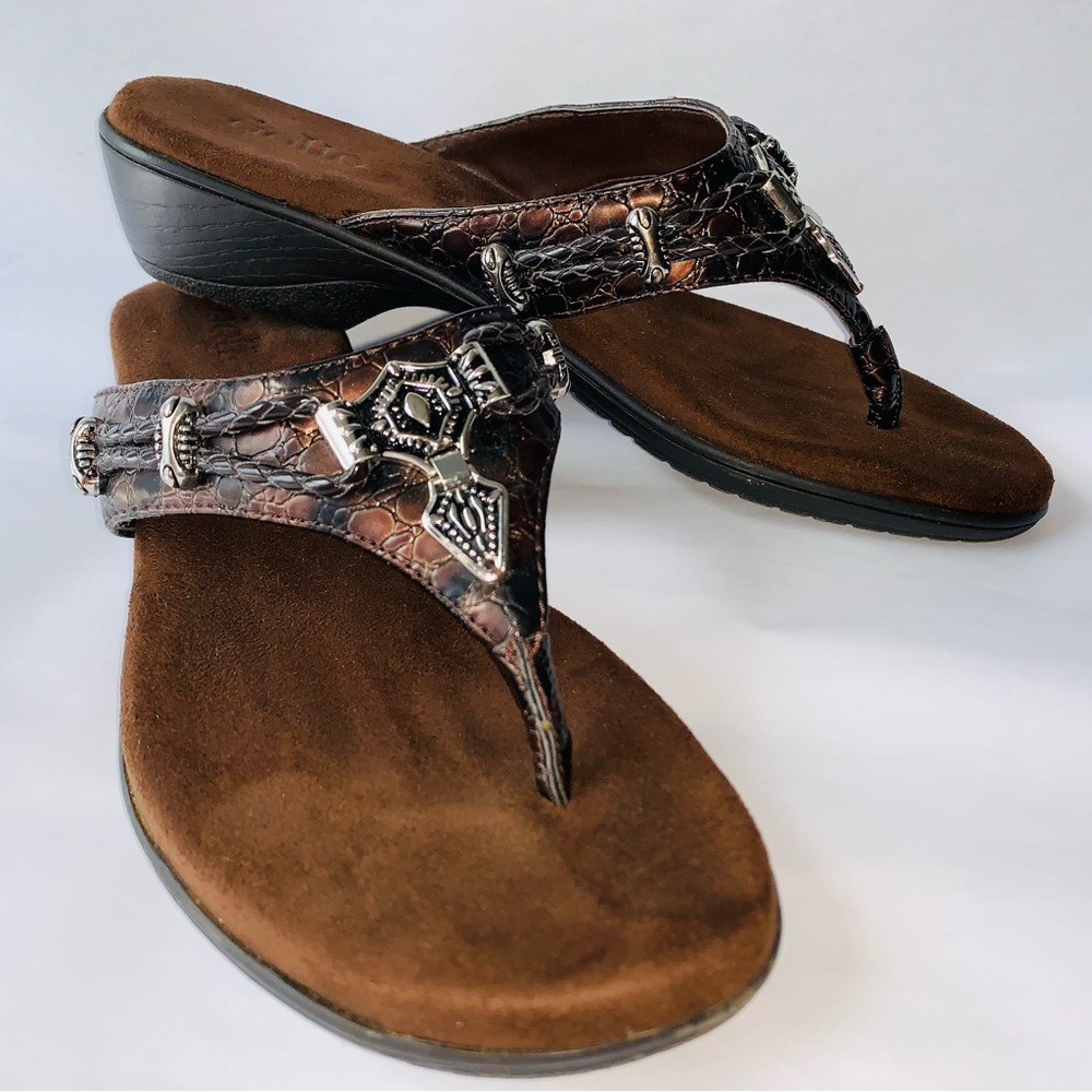 Comfy chic bronze sandal, Sz. 7.5 by Rialto